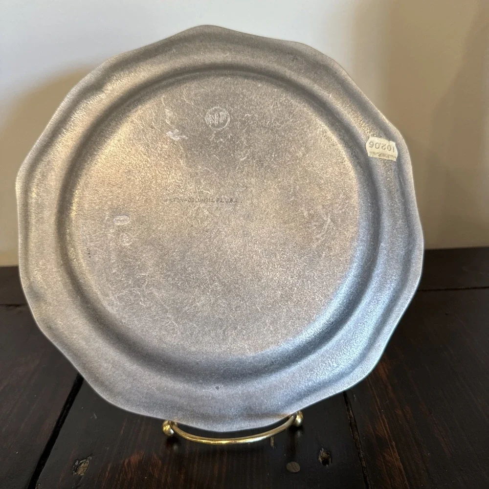 Vintage Wilton 9 Inch Plate Scalloped‎ Edge Preowned